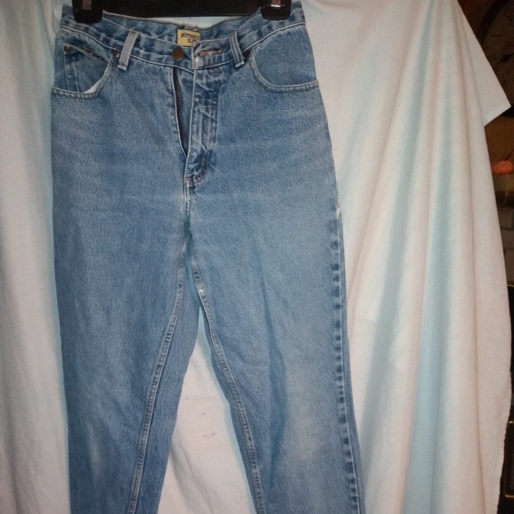 Straight leg blue jeans